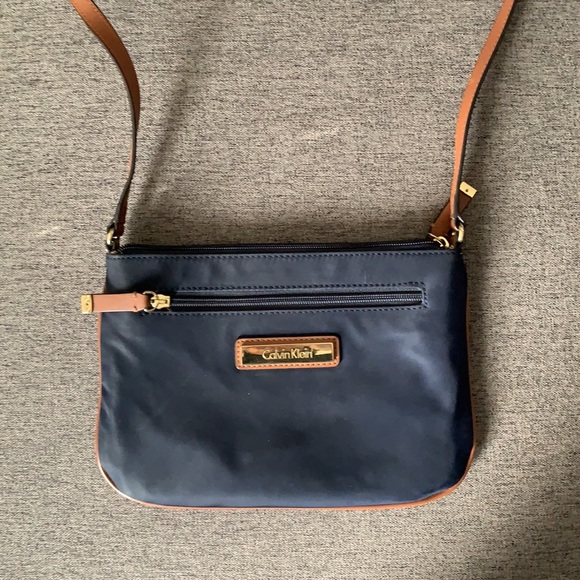 Calvin Klein Handbags - Calvin Klein crossbody bag